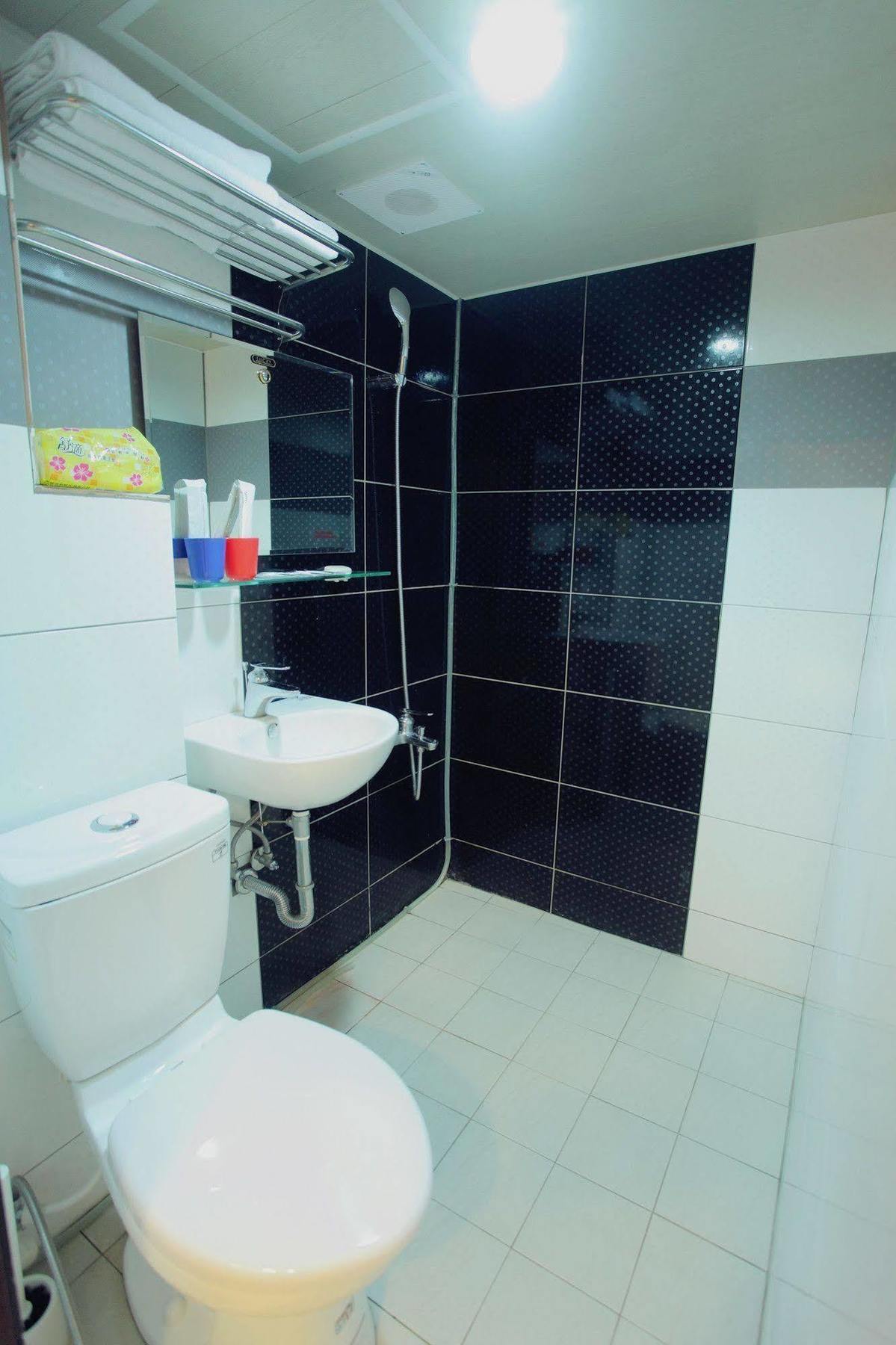 Fundi Hotel Tainan Zewnętrze zdjęcie